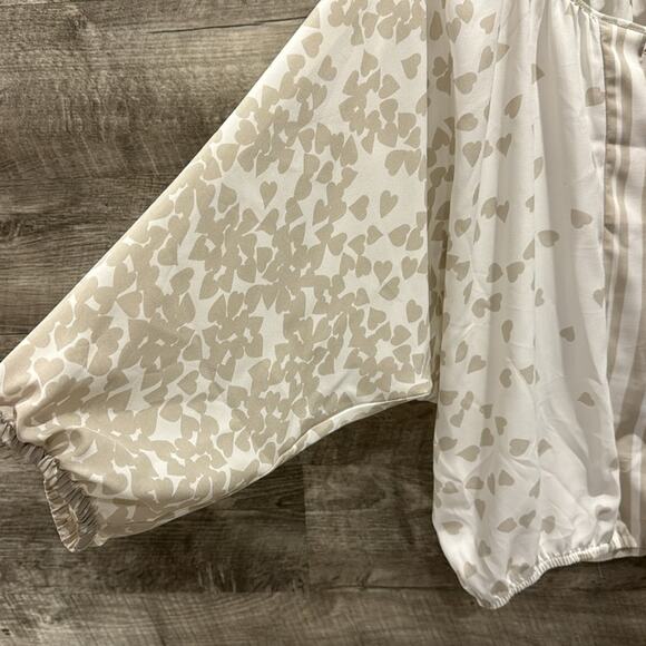 Express Pre Loved Top with elastic bottom in 100% Polyester. - Picture 2 of 7